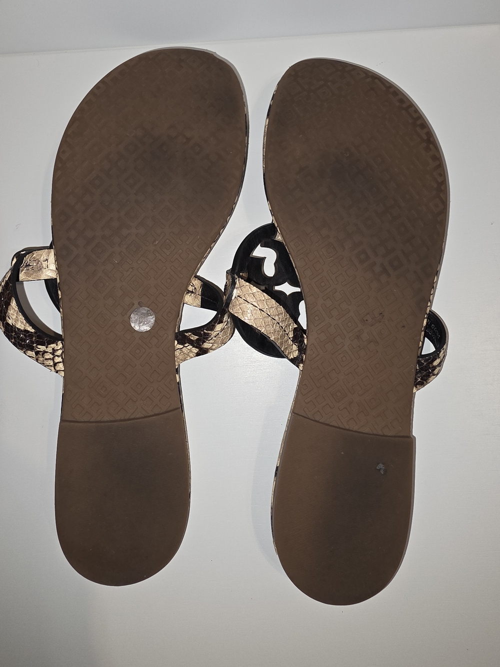Tory Burch Gold Logo Snake-Print Thong Sandals - Black & Gold - Picture 7 of 9